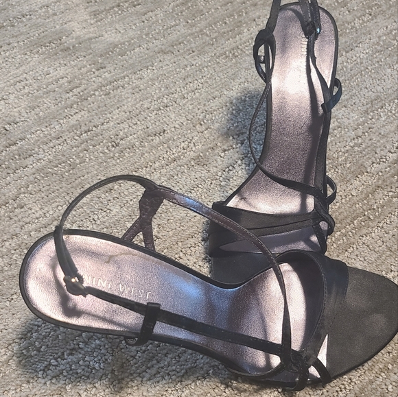 Black strapp sandals-Size 9 - Picture 2 of 4